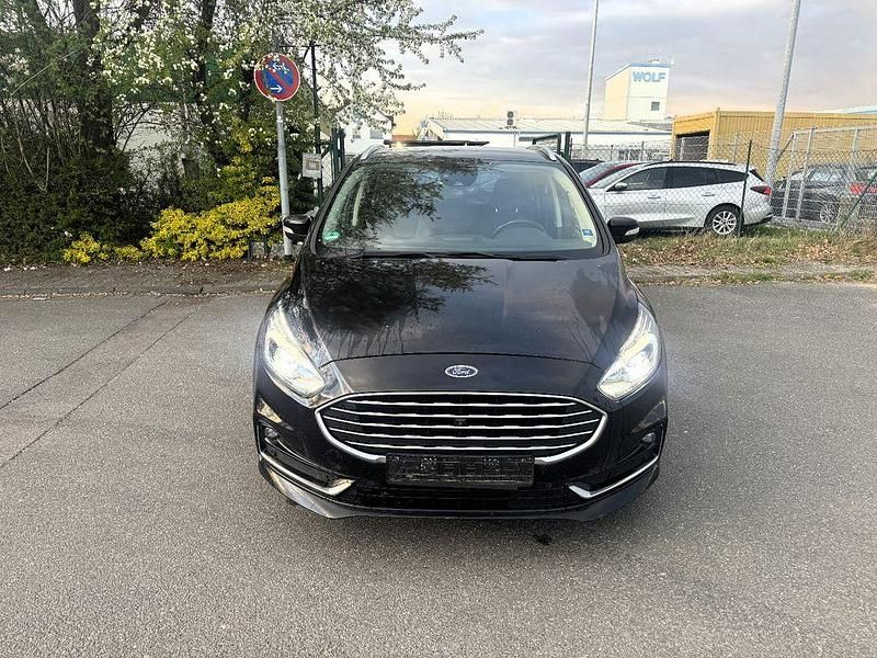 Gebraucht Ford S-MAX Titanium 190 PS (139 kW) 2020 Schwarz Van / Kleinbus
