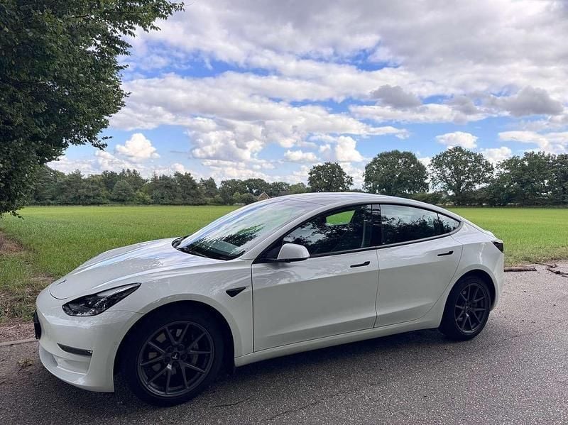 Weiß Gebraucht 2021 Tesla Model 3 Limousine | 25.500 € (Guter Preis) - Bild 1/4