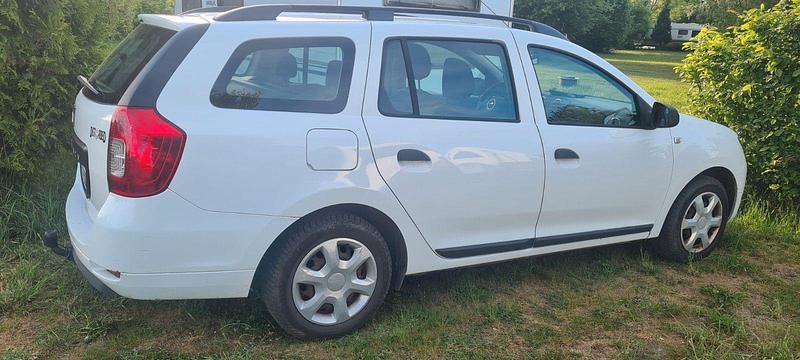 Weiß Gebraucht 2015 Dacia Logan MCV Ambiance Kombi | 4.190 € (Fairer Preis) - Bild 1/4