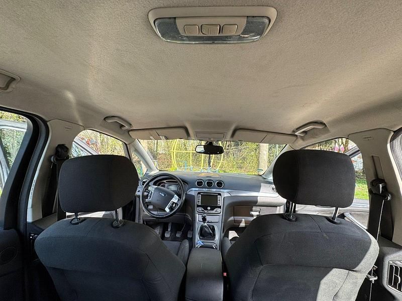 Second-hand Ford S-MAX S 103 CP (75 kW) 2008 Negru Monovolum
