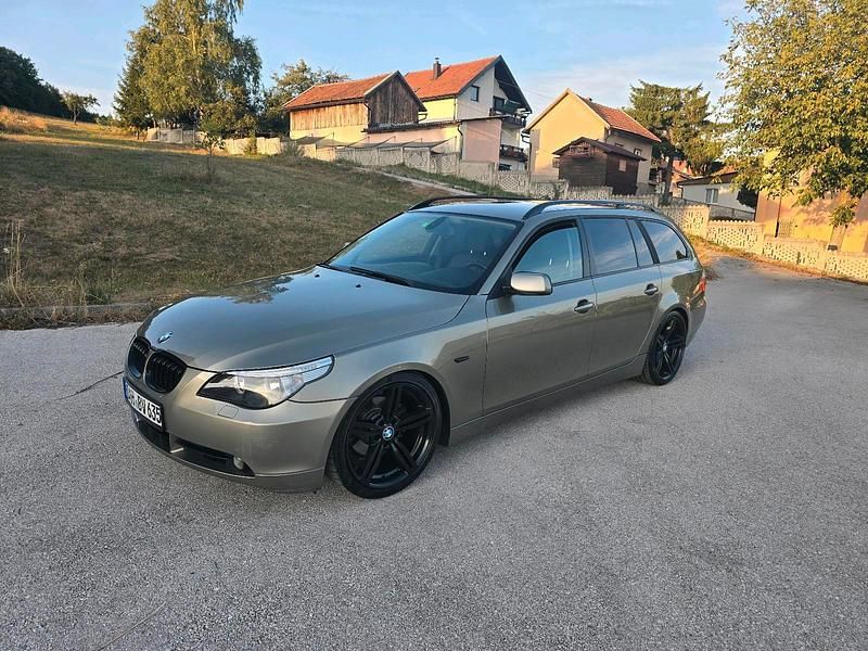 Gebraucht BMW 525 170 PS (125 kW) 2004 Gold Kombi