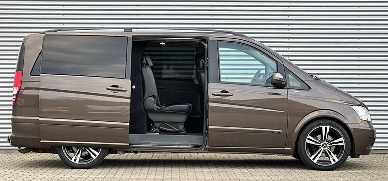 Gebraucht Mercedes Viano 224 PS (164 kW) 2013 Braun Van / Kleinbus