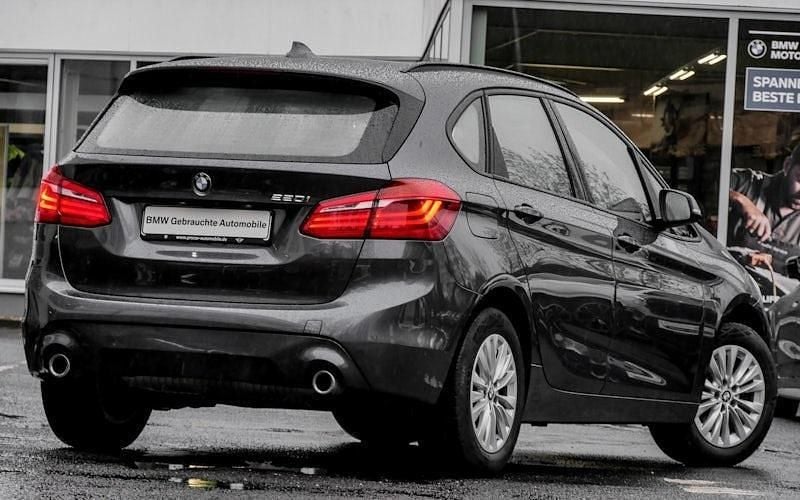 Gebraucht BMW 220 Advantage 192 PS (141 kW) 2020 Grau Van / Kleinbus