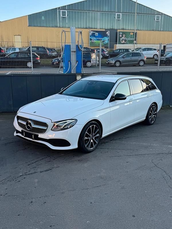 Gebraucht Mercedes E350 Avantgarde 258 PS (189 kW) 2017 Weiß Kombi