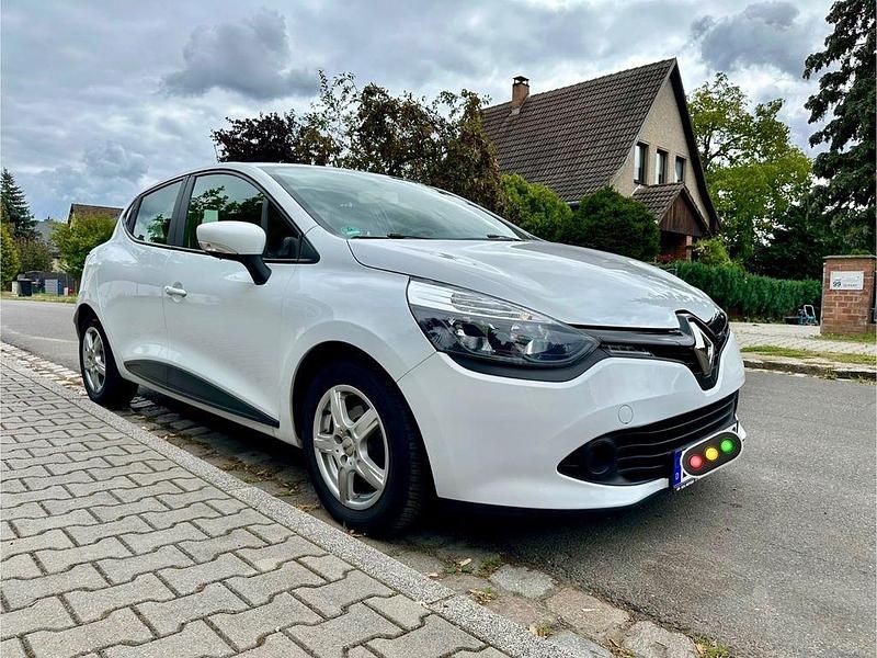 Weiß Gebraucht 2014 Renault Clio IV Initiale Paris Kleinwagen | 5.000 € (Superpreis) - Bild 1/4