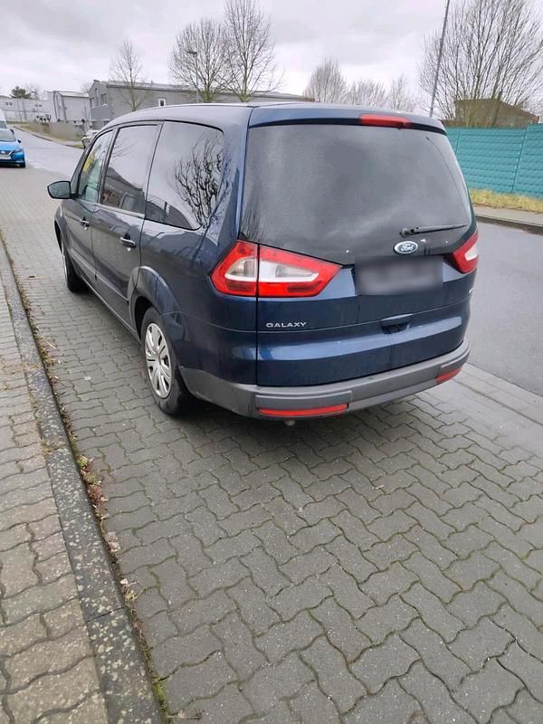 Second-hand Ford Galaxy 145 CP (106 kW) 2009 Albastru Monovolum