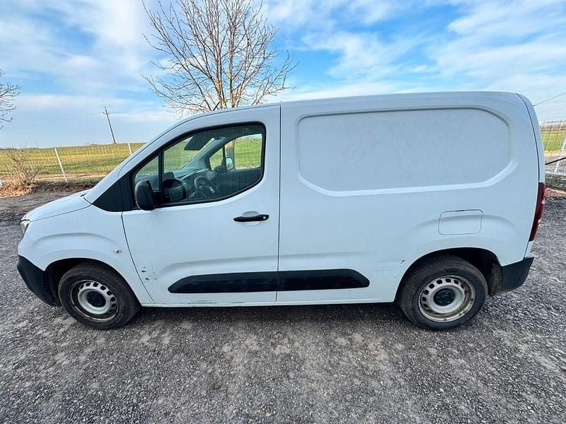 Gebraucht Peugeot Partner 110 PS (80 kW) 2021 Weiß Van / Kleinbus