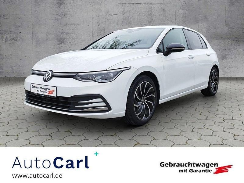 Gebraucht VW Golf VIII Active 150 PS (110 kW) 2022 Weiß Limousine