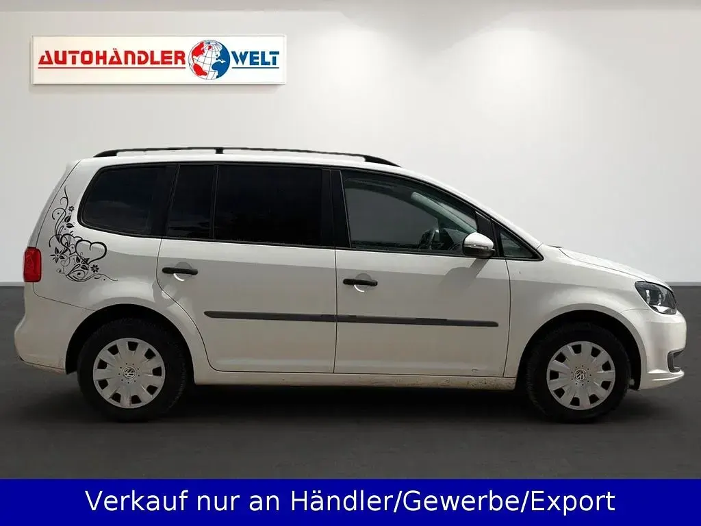 Używany VW Touran 105 KM (77 kW) 2011 Biały Minivan