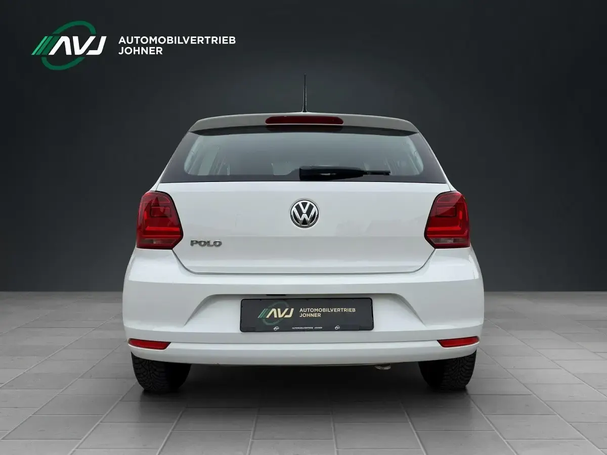 Usata VW Polo Trendline 75 CV (55 kW) 2016 Bianco Berlina