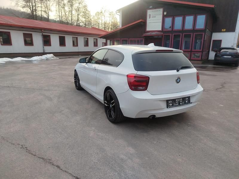 Gebraucht BMW 114 110 PS (80 kW) 2013 Weiß Kleinwagen