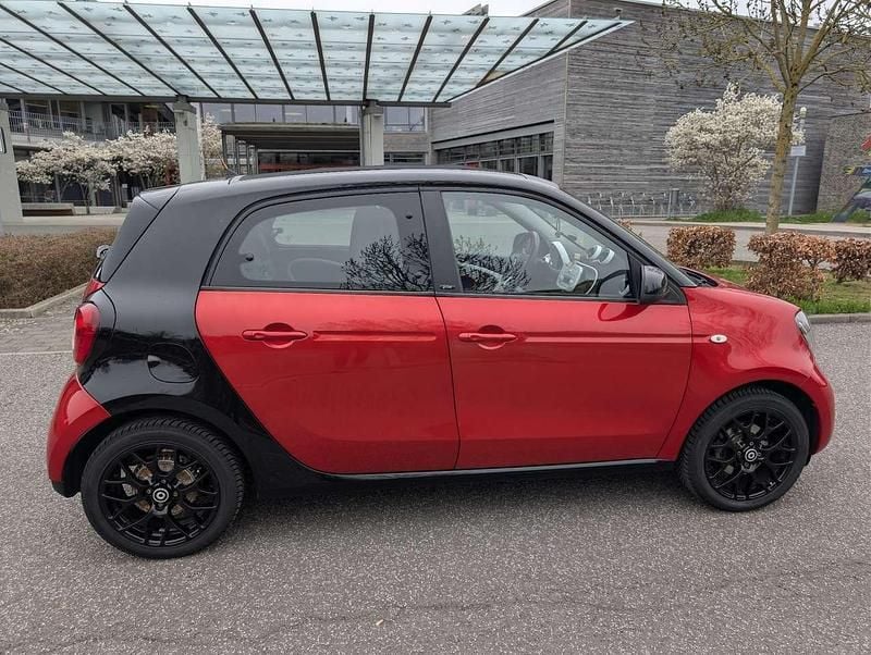 Second-hand Smart ForFour Prime 71 CP (52 kW) 2015 Roșu Hatchback