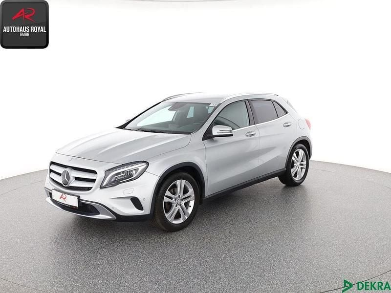 Silber Gebraucht 2015 Mercedes GLA200 SUV | 19.680 € (Fairer Preis) - Bild 1/4
