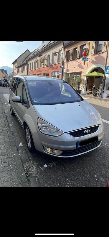 Gebraucht Ford Galaxy 175 PS (128 kW) 2010 Silber Van / Kleinbus