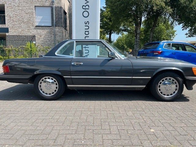 Schwarz Gebraucht 1987 Mercedes 560 Cabrio | 23.900 € - Bild 1/4
