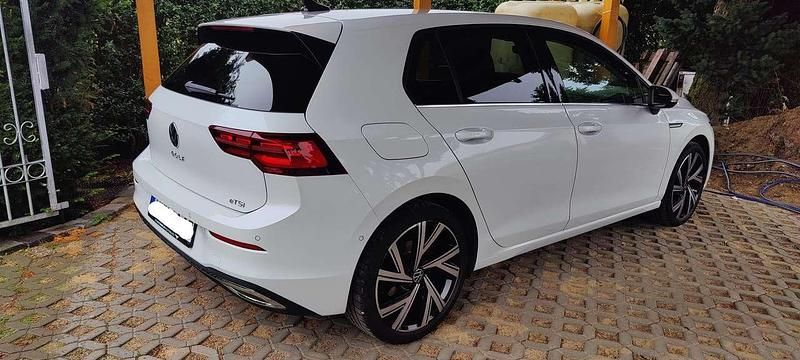 Gebraucht VW Golf VIII Style 150 PS (110 kW) 2023 Weiß Limousine