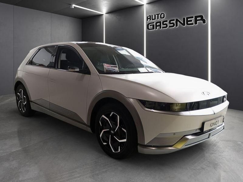 Weiß Gebraucht 2024 Hyundai Ioniq 5 SUV | 50.990 € (Teuer) - Bild 1/4