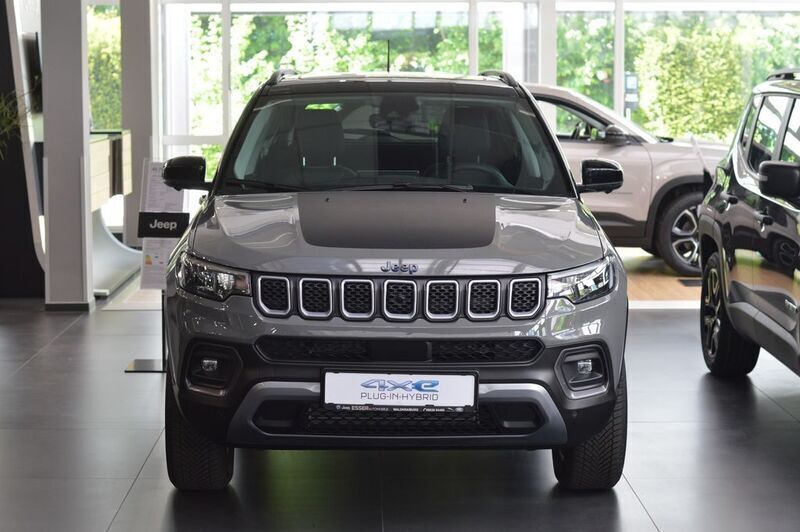 Gebraucht Jeep Compass 241 PS (177 kW) 2024 Grau SUV