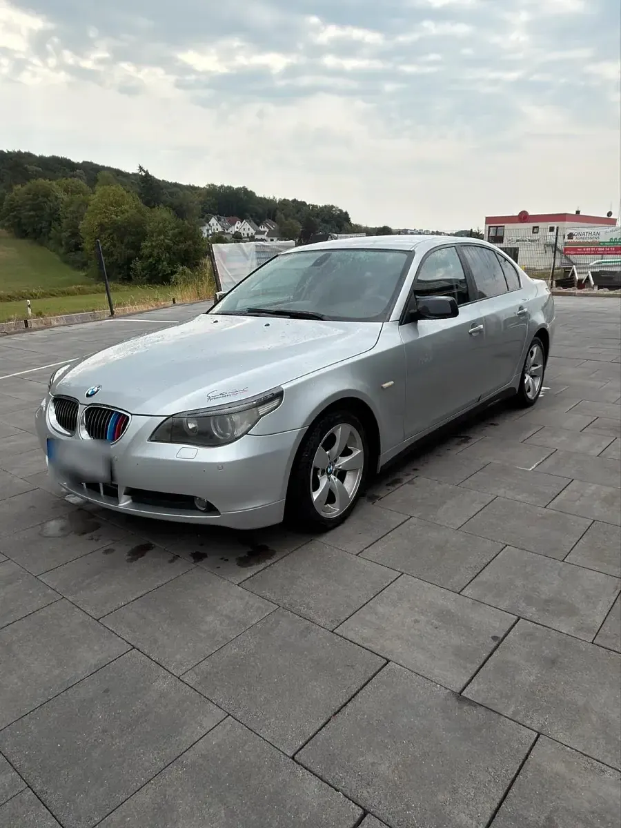 Gebraucht BMW 523 177 PS (130 kW) 2005 Grau Limousine