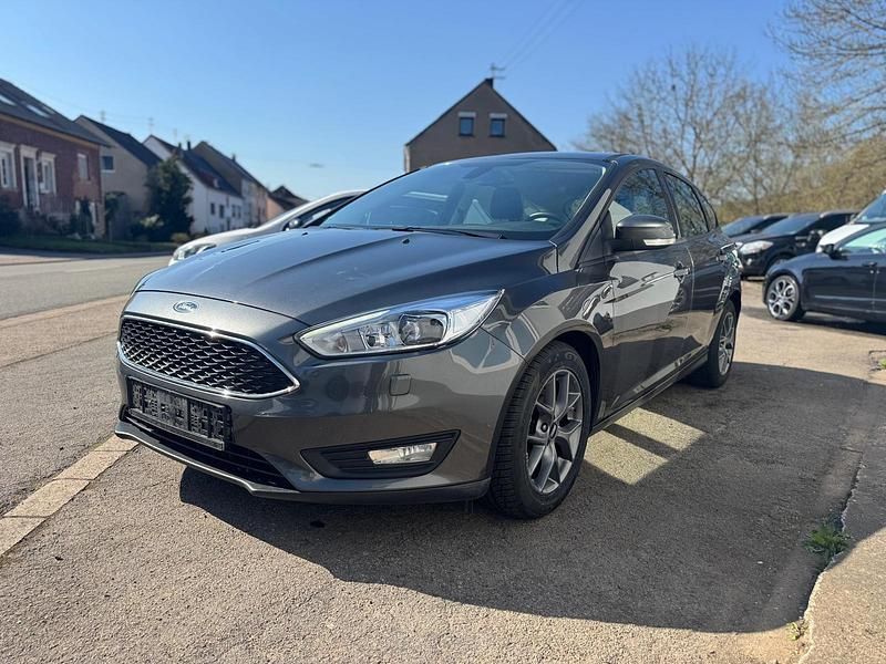 Gebraucht Ford Focus 125 PS (91 kW) 2016 Grau Limousine