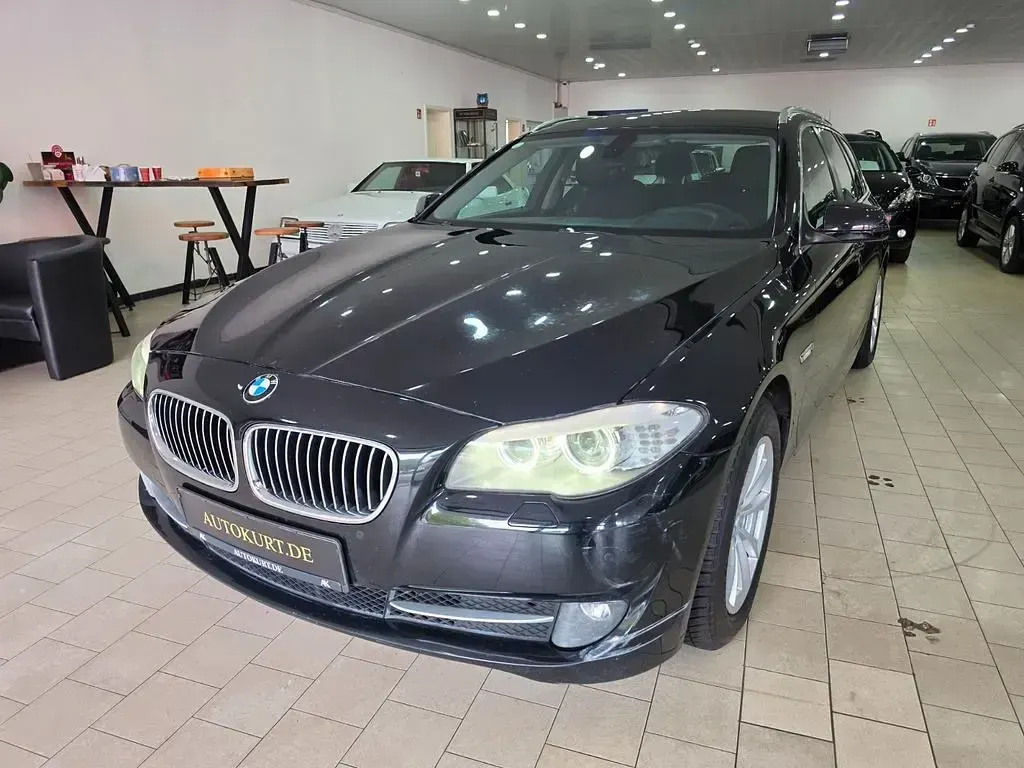 Gebraucht BMW 530 258 PS (189 kW) 2012 Schwarz Kombi