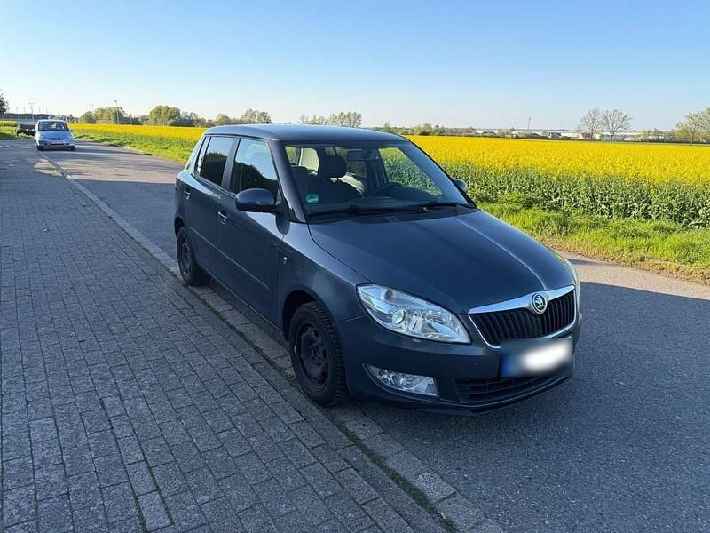 Second-hand Skoda Fabia Active 90 CP (66 kW) 2011 Gri Hatchback