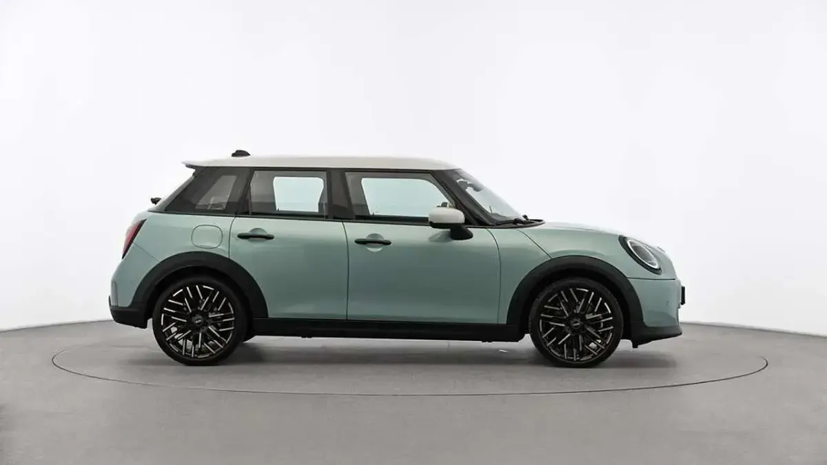 Gebraucht Mini Cooper S Favoured 204 PS (150 kW) 2025 Grün Kleinwagen