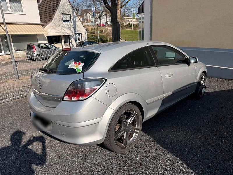 Gebraucht Opel Astra GTC 105 PS (77 kW) 2006 Grau Coupé