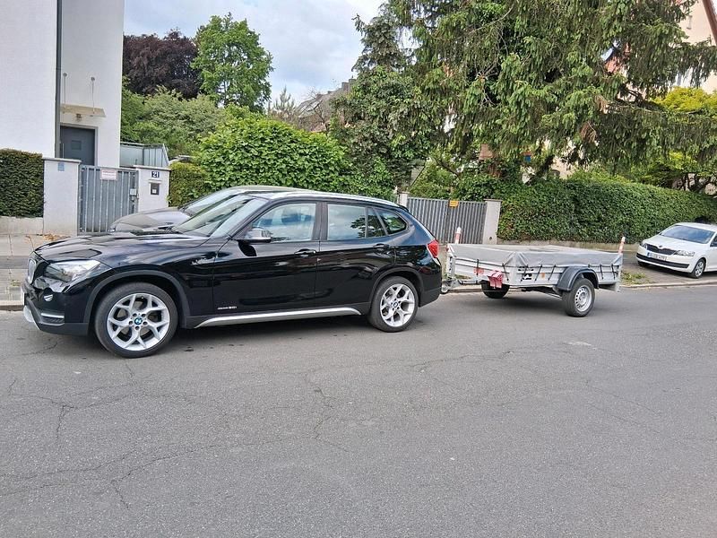 Schwarz Gebraucht 2013 BMW X1 SUV | 17.500 € - Bild 1/4