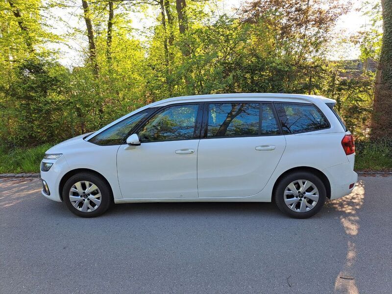 Weiß Gebraucht 2017 Citroën Grand C4 Picasso PureTech Van / Kleinbus | 9.300 € (Fairer Preis) - Bild 1/4