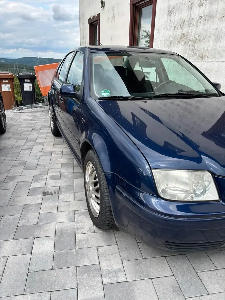 Gebraucht VW Bora 102 PS (75 kW) 1999 Blau Limousine
