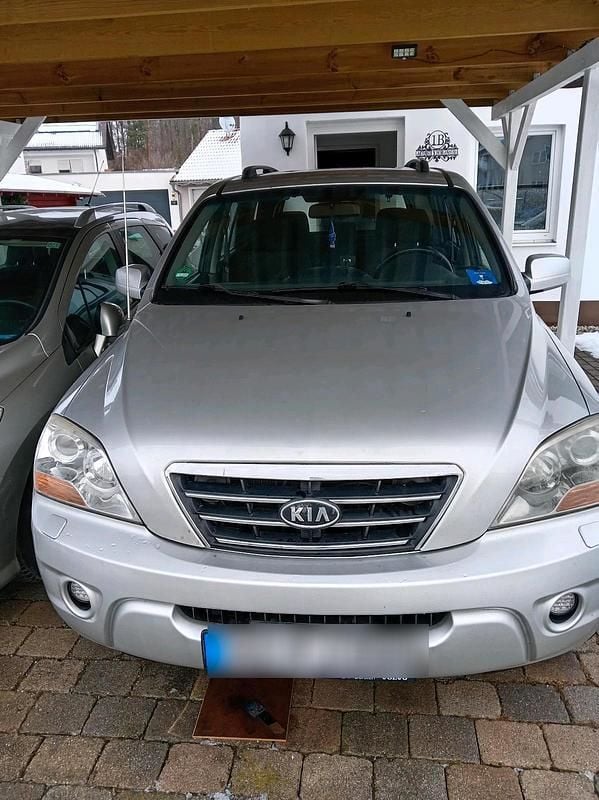 Grau Gebraucht 2009 Kia Sorento SUV | 3.399 € (Guter Preis) - Bild 1/4