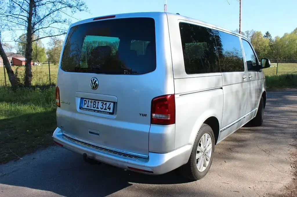 Gebraucht VW Multivan Highline 179 PS (131 kW) 2014 Grau Van / Kleinbus