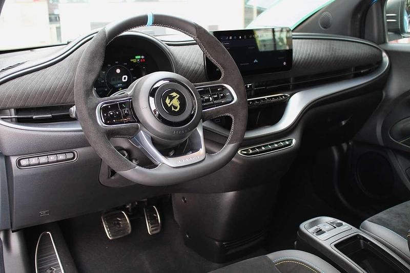 Gebraucht Abarth 500e Scorpionissima 114 kW (155 PS) 2023 Acid green Kleinwagen