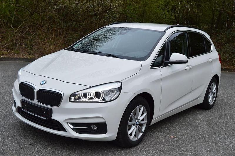 Gebraucht BMW 218 Basis 136 PS (100 kW) 2015 Weiß Kombi