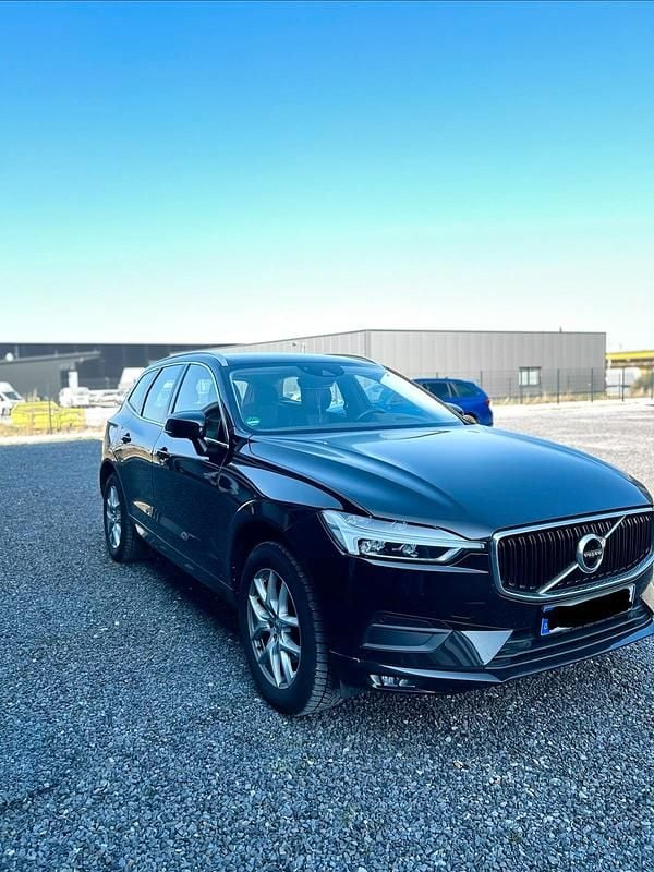 Gebraucht Volvo XC60 Momentum 190 PS (139 kW) 2020 Schwarz SUV