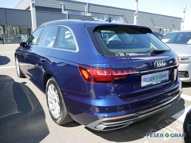Second-hand Audi A4 Sport 204 CP (150 kW) 2023 Albastru Break