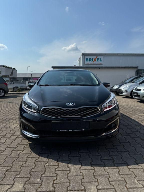 Schwarz Gebraucht 2017 Kia Ceed Limousine | 8.450 € (Superpreis) - Bild 1/4