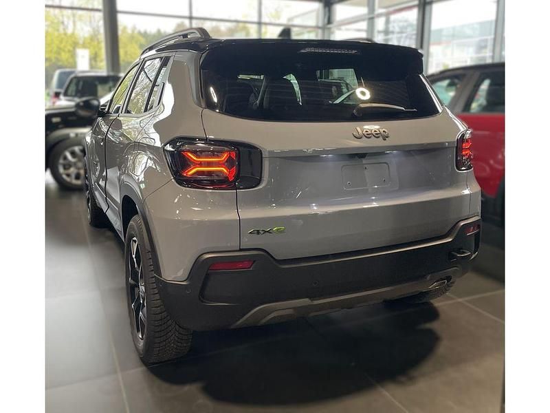 Neu Jeep Avenger Overland 136 PS (100 kW) 2025 Concrete grey (vr785/a) SUV