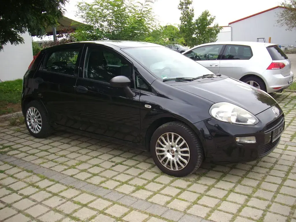Gebraucht Fiat Punto 69 PS (50 kW) 2014 Schwarz Kleinwagen