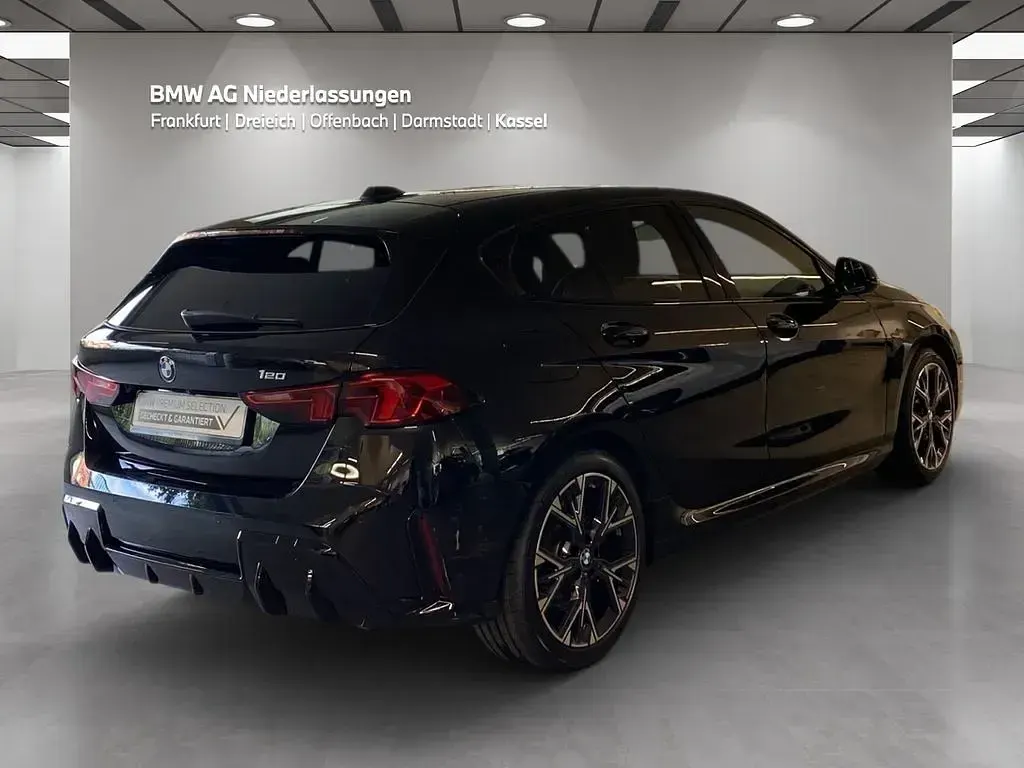 Gebraucht BMW 120 Shadowline 156 PS (114 kW) 2025 Schwarz Kleinwagen