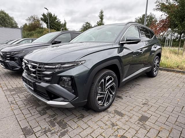 Dunkelgrün Neu 2025 Hyundai Tucson Prime SUV | 41.790 € (Etwas zu teuer) - Bild 1/4