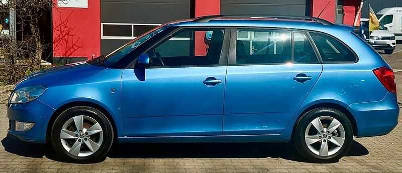 Gebraucht Skoda Fabia 75 PS (55 kW) 2014 Blau Kombi