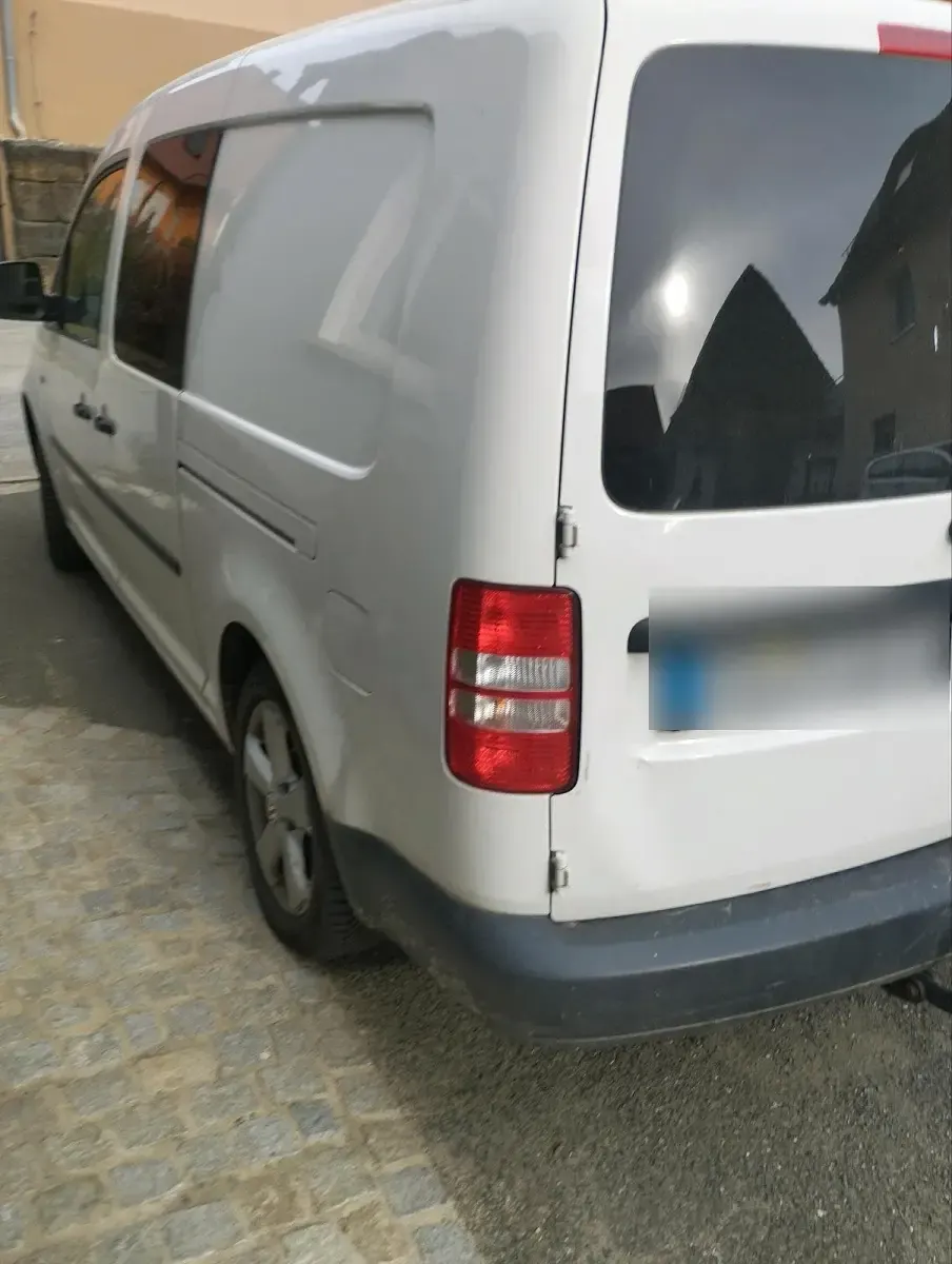 Second-hand VW Caddy Maxi 140 CP (102 kW) 2012 Alb Monovolum