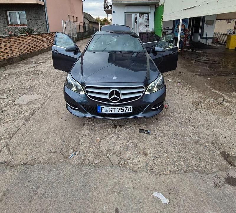 Gebraucht Mercedes E300 Avantgarde 231 PS (169 kW) 2015 Grau Limousine