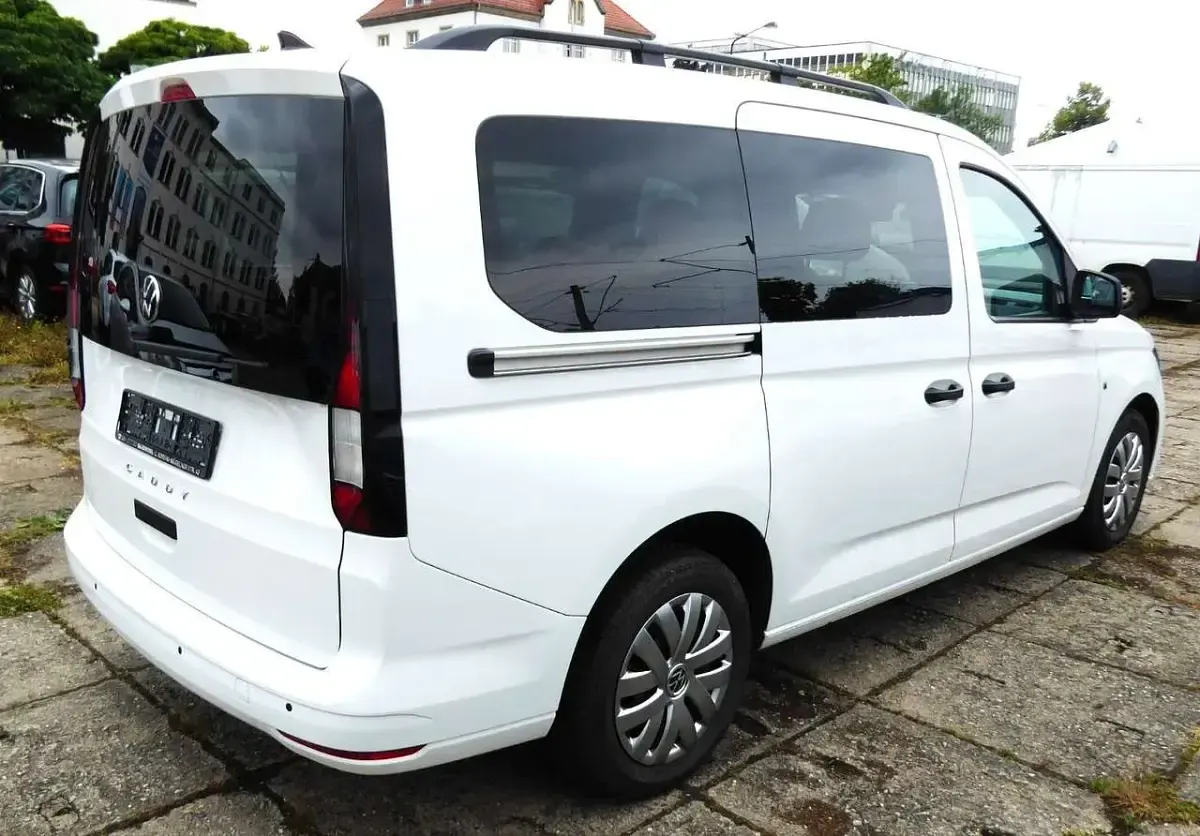 Gebraucht VW Caddy Maxi 102 PS (75 kW) 2022 Weiß Van / Kleinbus
