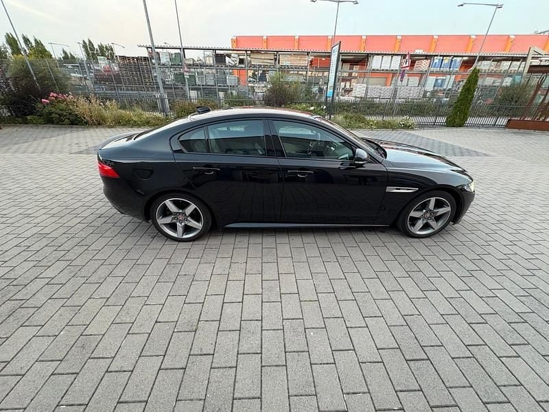 Schwarz Gebraucht 2016 Jaguar XE R-Sport Limousine | 5.999 € (Superpreis) - Bild 1/4