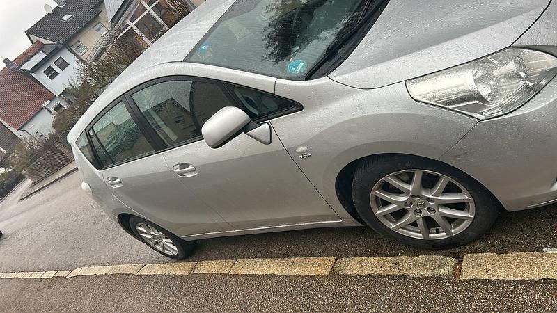 Gebraucht Toyota Verso 177 PS (130 kW) 2010 Silber Van / Kleinbus