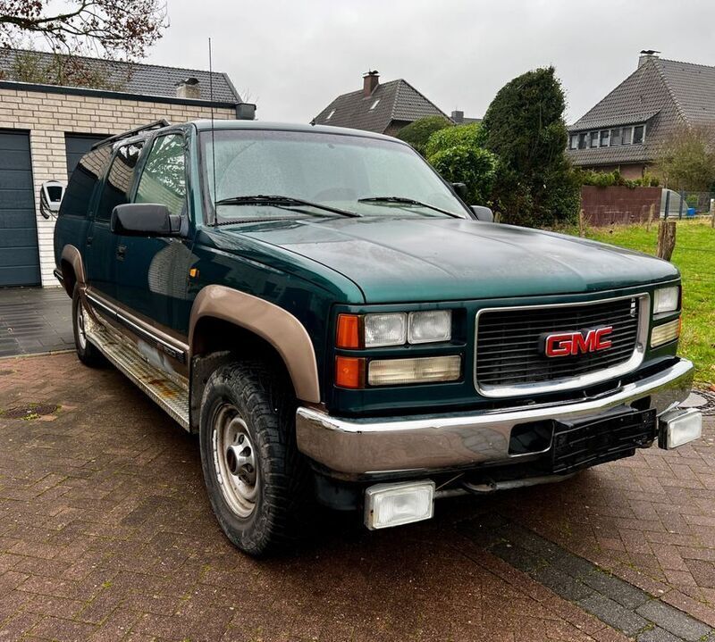 Grün Gebraucht 1996 Chevrolet Suburban LT SUV | 9.450 € - Bild 1/4