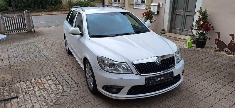 Weiß Gebraucht 2012 Skoda Octavia RS Kombi | 7.500 € (Superpreis) - Bild 1/4